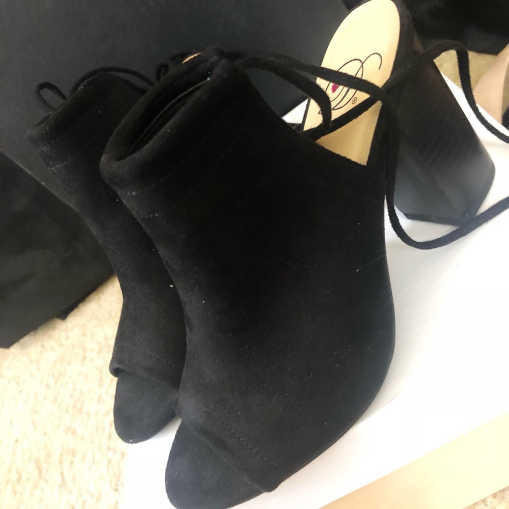 Peep toe black strappy heels